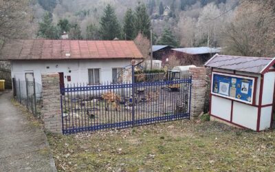 Aktuálně probíhá úprava terénu a příprava na přípojky vody a kanalizace
